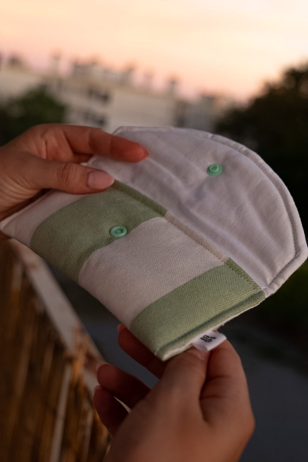 Pochette lunettes sauge et blanche