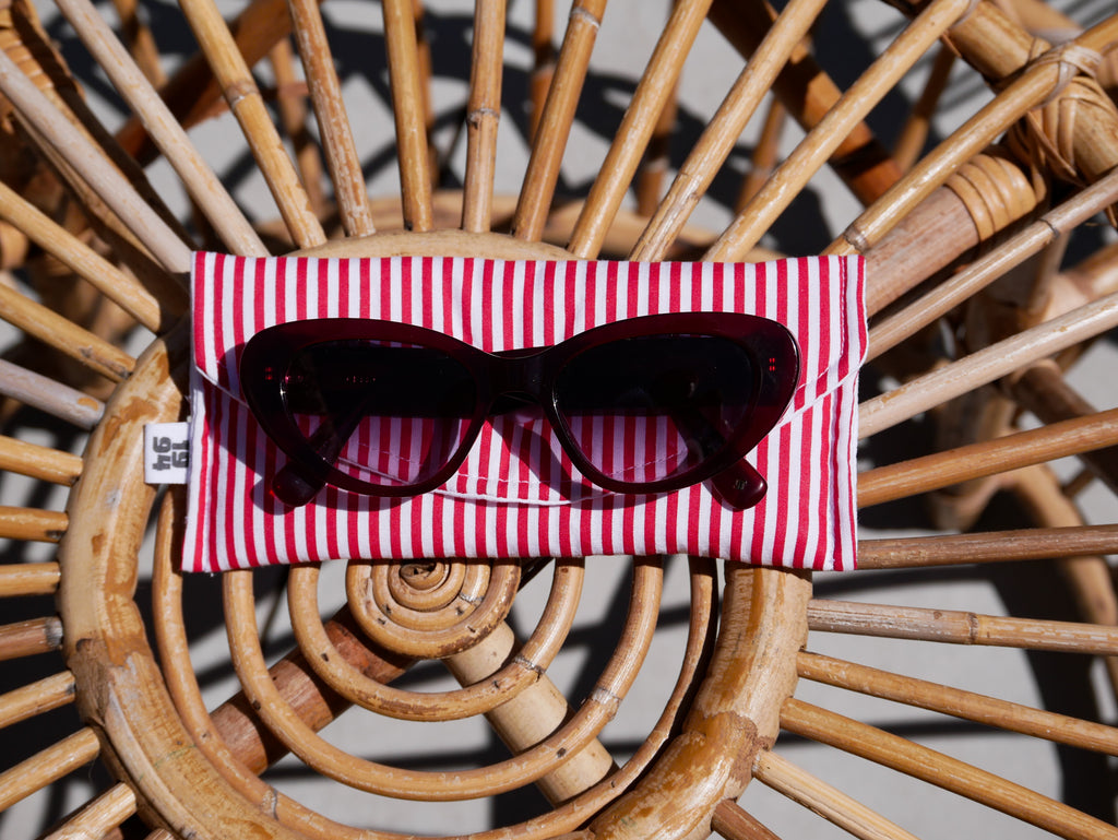 Pochette lunettes rayures blanches et rouges